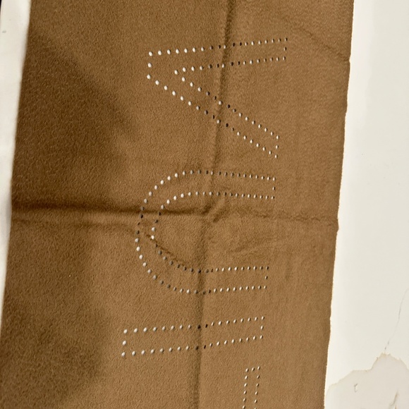 Louis Vuitton Camel color scarf - Picture 4 of 6